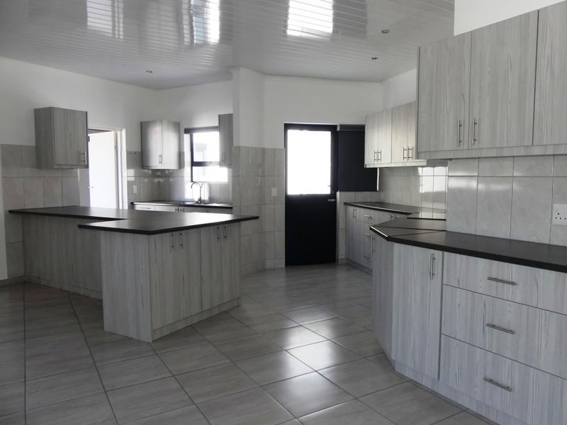 4 Bedroom Property for Sale in Golden Mile Western Cape